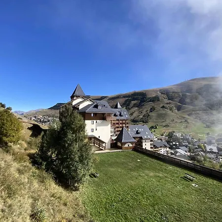 Soleil - T2 Skis Aux Pieds Avec Vue Sur Les Montagnes Et Place De Parking Privee Couverte Mae-5401 Appartement Vénosc
